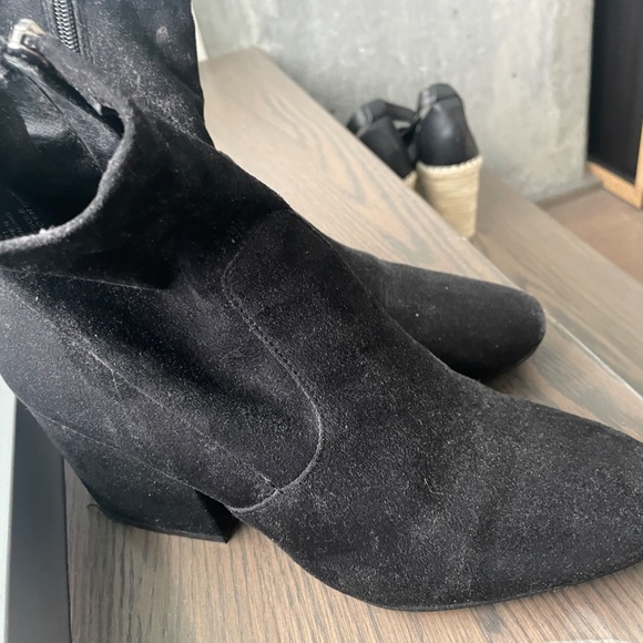 Faux Suede Zipper Side Point Toe Heeled Boots - Picture 6 of 8